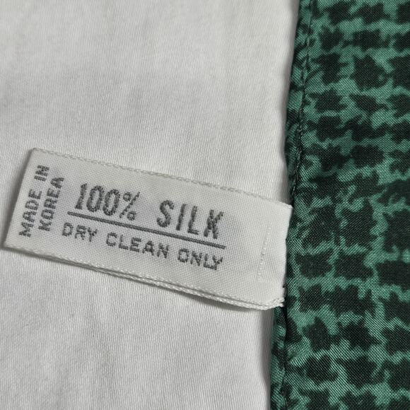 VTG Christian Dior Echarpes Scarf Floral Paisley Purple Green 100% Silk Square - Picture 7 of 8